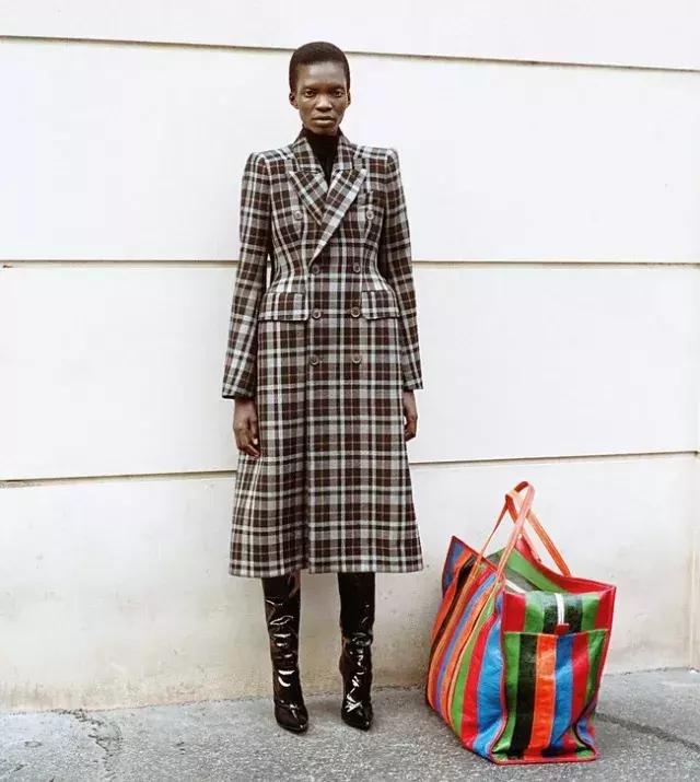 2017年度戏精盘点，把批发袋卖成爆款、把脚垫做成裙子还卖1万元