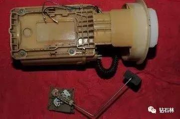 汽车瞬时油耗表乱跳,卡罗拉油耗表乱跳