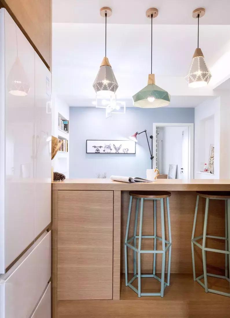 60平北欧小两居室，床头柜非常有设计感