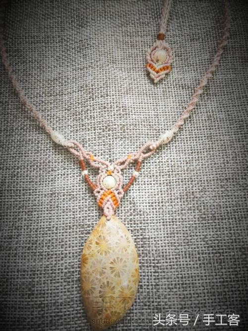 福盘吊坠项链怎么编绳好看,平安扣吊坠红绳项链编绳教程