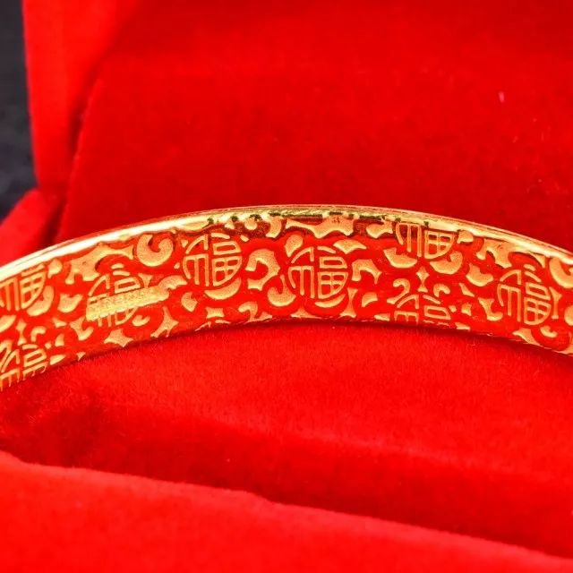 中国传统首饰手镯戒指耳饰,戴戒指的项链有什么寓意?