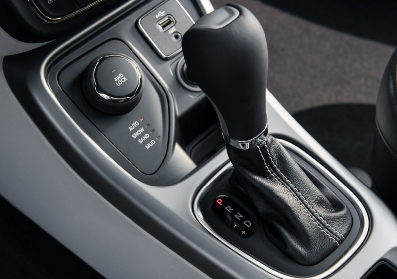 进口jeep4x4旗舰版,jeep4x4四驱测试