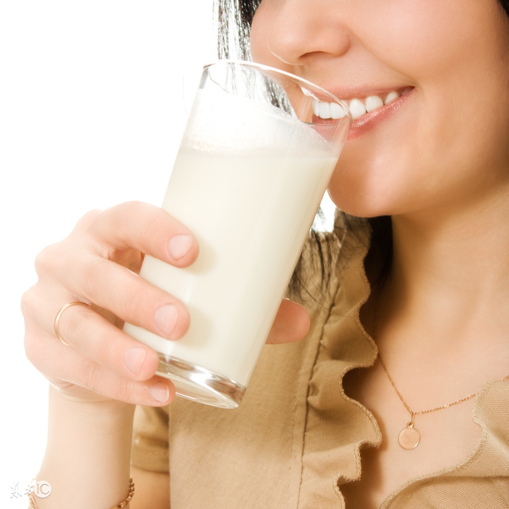 女性绝经前需要补充什么营养,绝经后饮食上要关注哪些