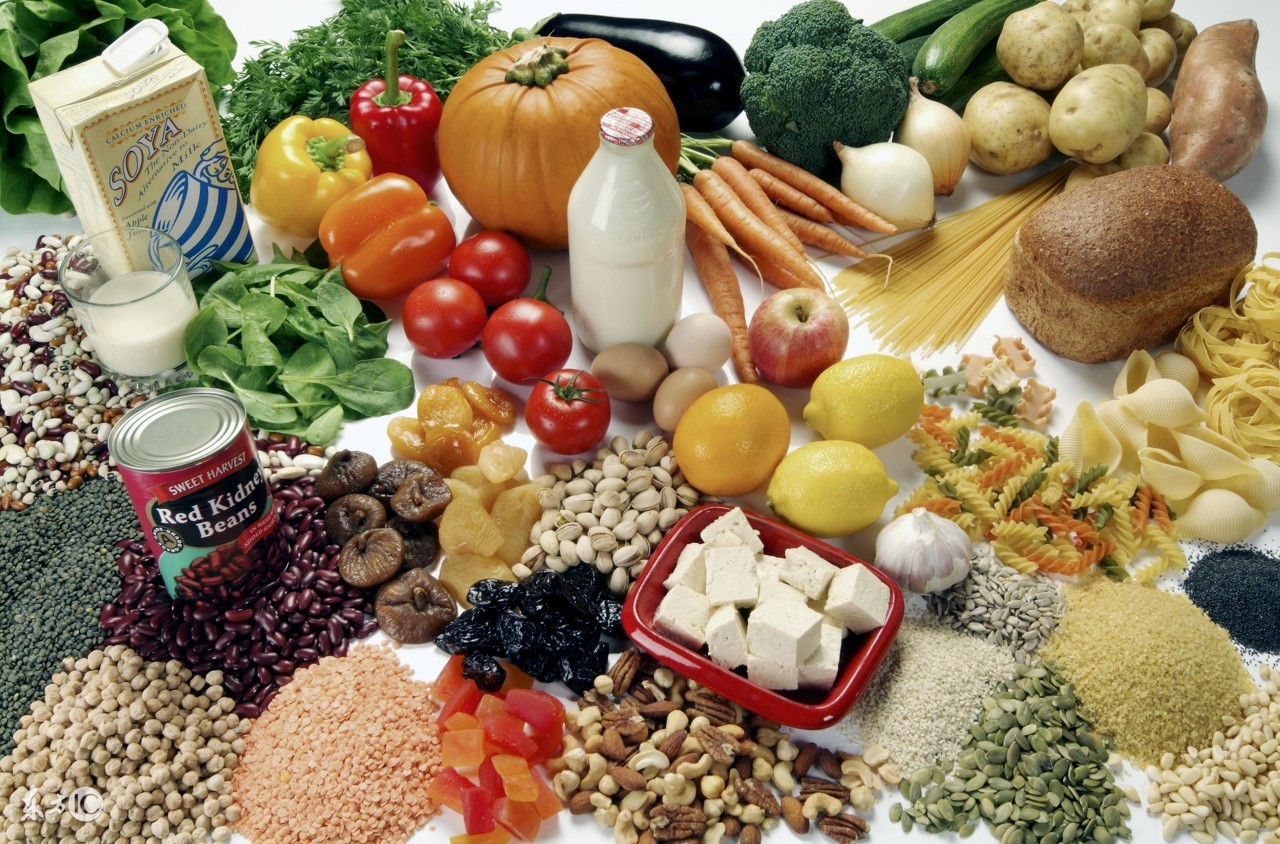 女性绝经前需要补充什么营养,绝经后饮食上要关注哪些