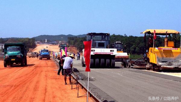 公路水稳层施工规范是什么,公路水稳层施工在几个月