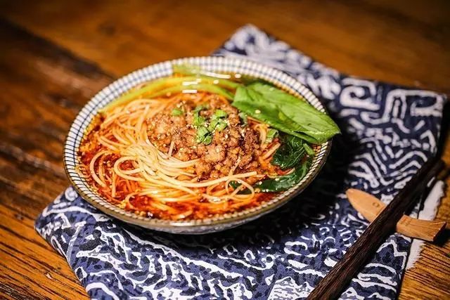 煮面吃面的误区你“踩”过吗？教你一道正宗的麻辣小面！