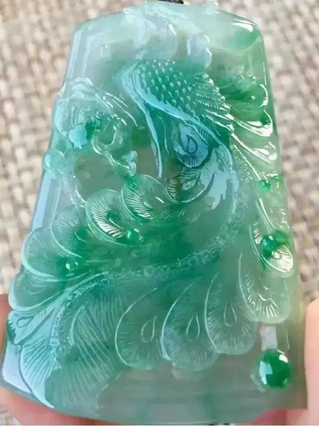 糯种翡翠顶尖叶子,糯种翡翠硬度怎么样啊