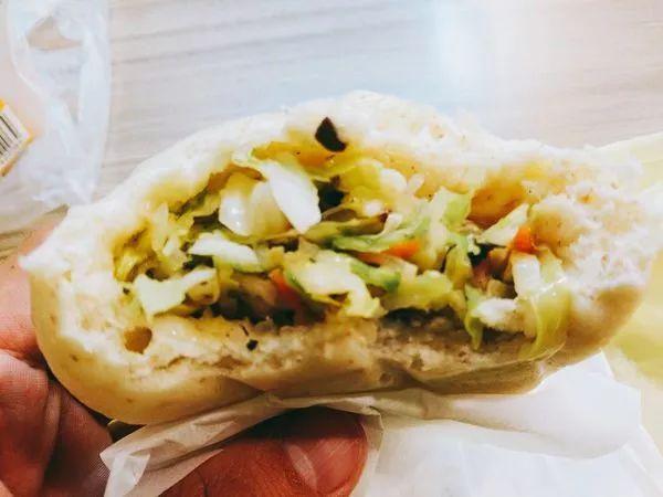 这间有故事的“网红”素包子铺，让全台湾的人都来排队