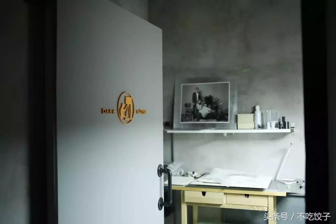 一天只能出2张照片，一张照片要2万，却可以传承100年