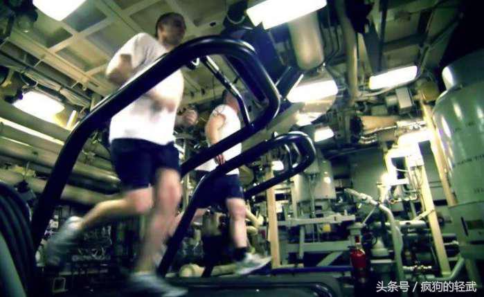 潜艇兵每天吃罐头吗,潜艇士兵的生活