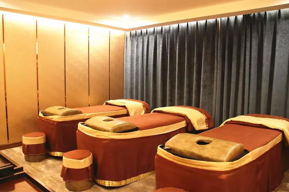 揭露美容养生馆内幕,曝光美发店的黑店