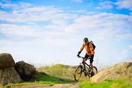 没有掌握山地车刹车的使用技巧，不够以谈骑行！