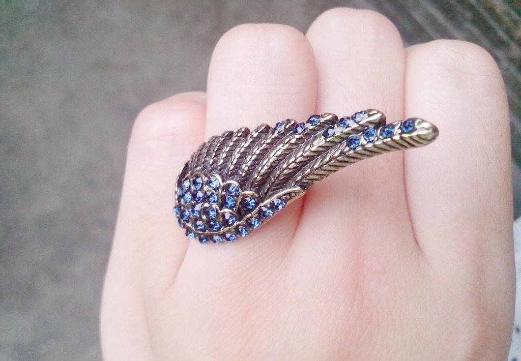 戒指卡在手上怎么去掉,戒指卡在手里拿不出来怎么办