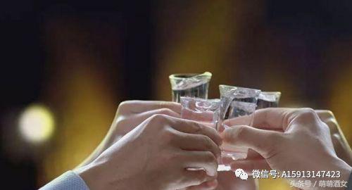 白酒是清澈好还是浑浊好,白酒浑浊用什么澄清