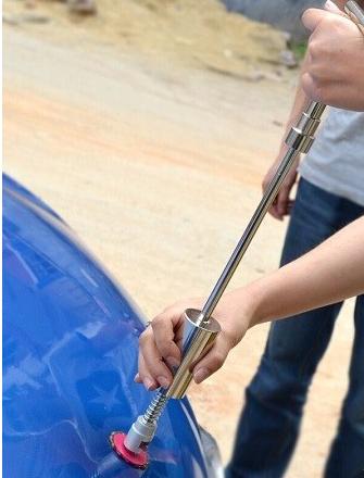 汽车的车门被刮凹进去了怎么解决,买车磕碰