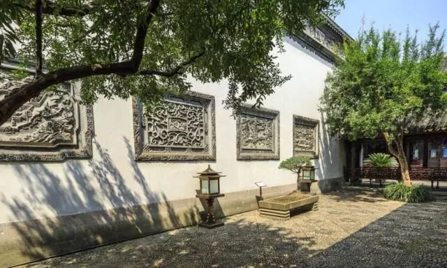 中国传统建筑门窗纹样,古建筑玉栏杆立柱上的雕刻