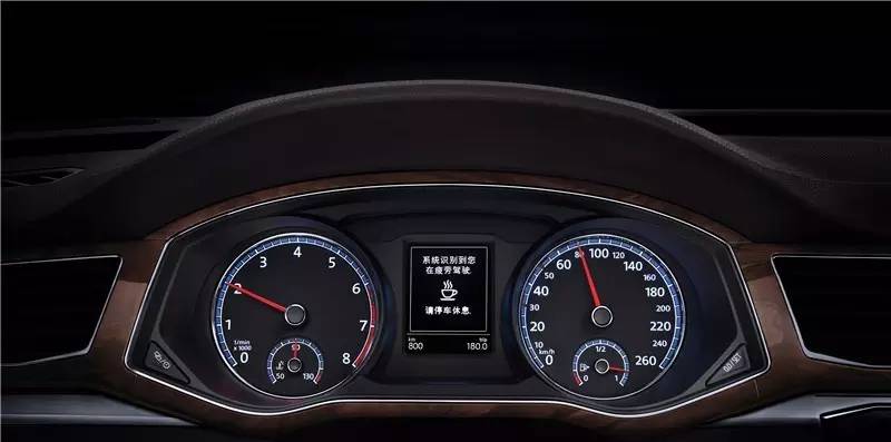 上海大众全新帕萨特试驾,最新款一汽大众帕萨特试驾