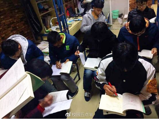 这一波史诗级大片又双叒来了！今年上演：狗年不挂！