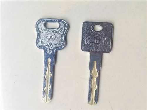 小偷3秒能打开智能锁,小偷3秒打开防盗门