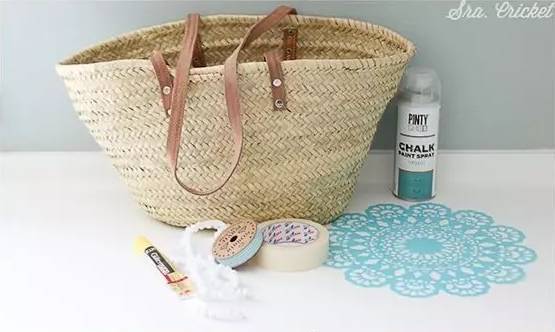 她拿这个擦一擦包包，立马变得和新的一样！