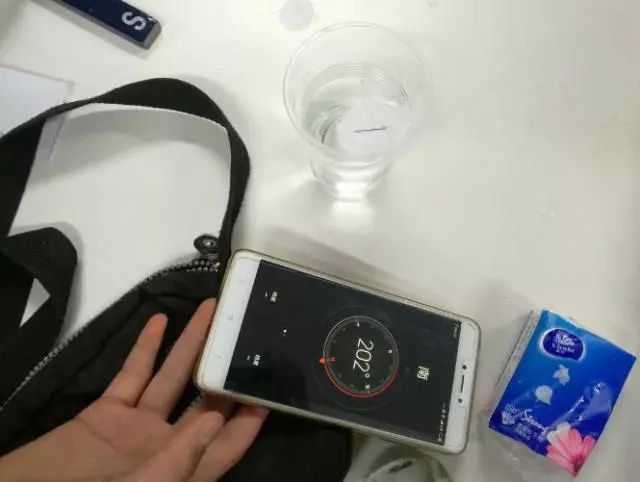 「缤纷社团·小实验大科学易简社」迷路了怎么办？自制一个浮水指南针