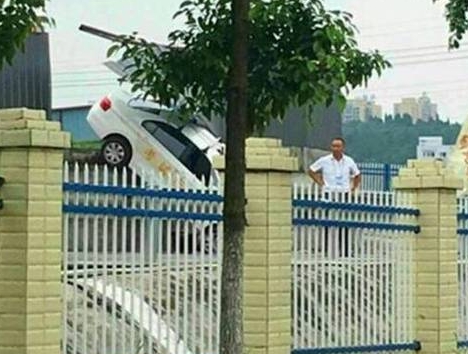 莱州小伙驾考未通过倒地大哭,2019年徐州科目二驾考