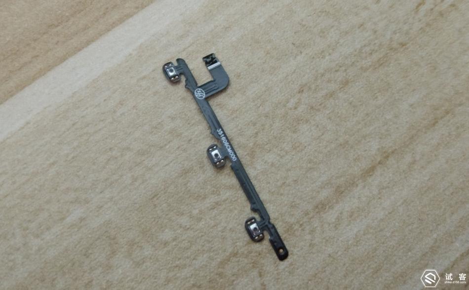 拆机有风险要谨慎,小米note开机排线拆卸方法