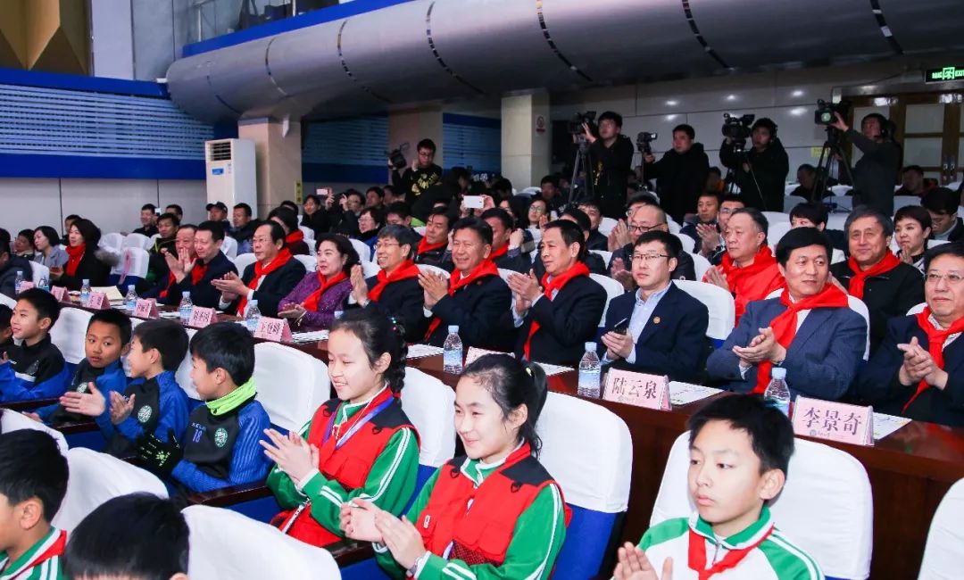 青少年足球特色学校满天星训练营,全国青少年足球训练培训基地