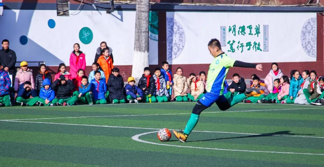 青少年足球特色学校满天星训练营,全国青少年足球训练培训基地