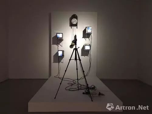 白南准与博伊斯,白南准向博伊斯致敬