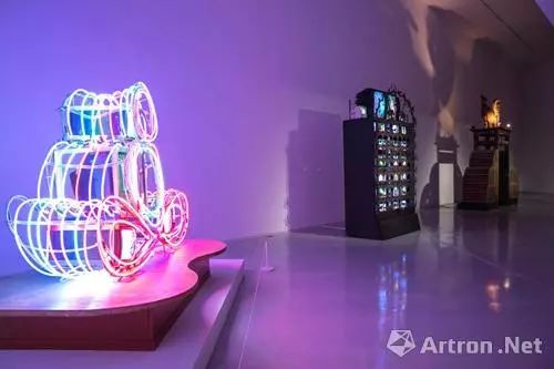 白南准与博伊斯,白南准向博伊斯致敬