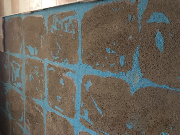 卫生间瓷砖釉面脱落怎么修补,卫生间墙壁做防水瓷砖脱落怎么办