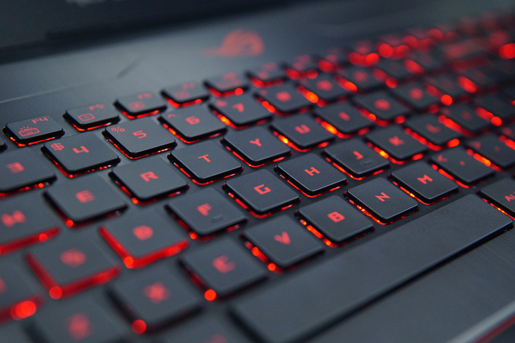 华硕玩家国度z390e参数,8核心cpu的游戏