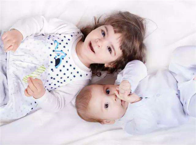 家有两儿的烦恼,家有二孩的家庭现状