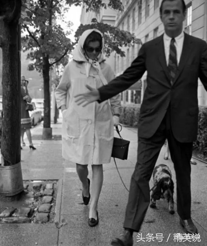 嫁给总统却目睹丈夫被杀，嫁给首富再度守寡，涅槃后的她更传奇