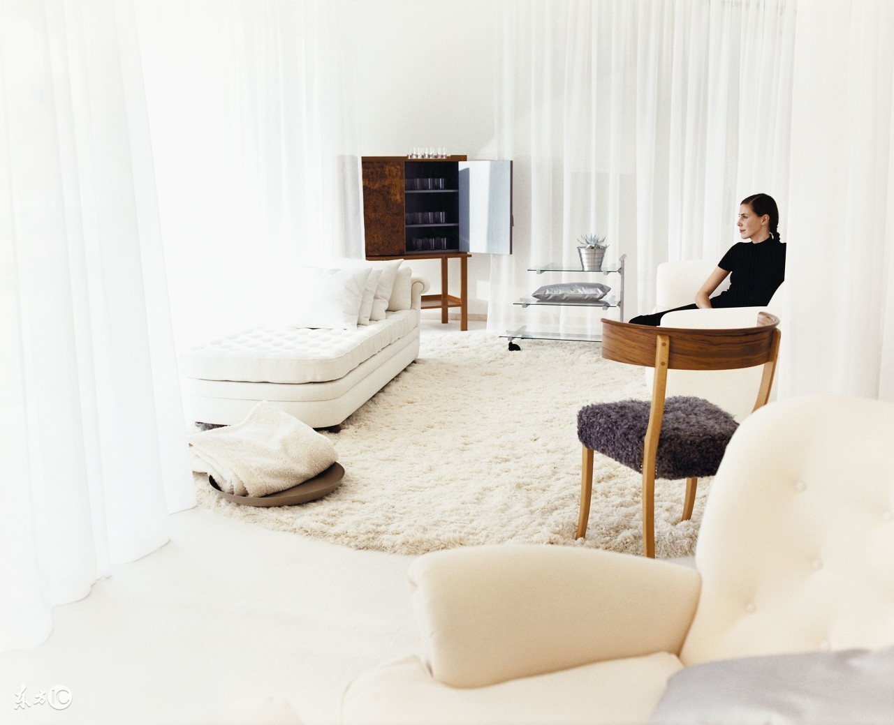 家里皮包怎么保养用什么油,白色皮包怎么保养