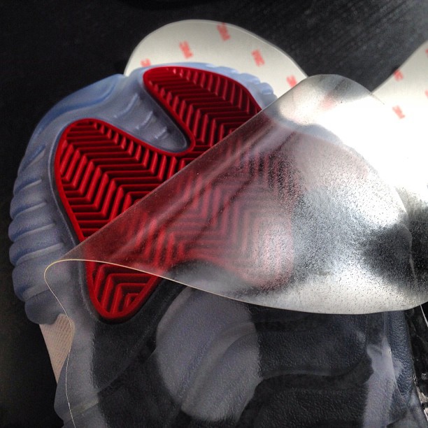 球鞋胶边发黄怎么办,发黄的球鞋怎么洗白