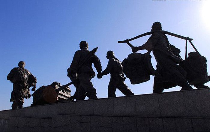 忆父亲说明了什么,忆父亲平凡荣耀的一生