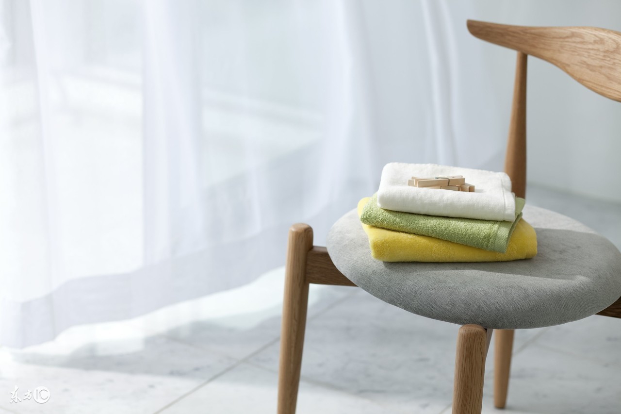 家里皮包怎么保养用什么油,白色皮包怎么保养