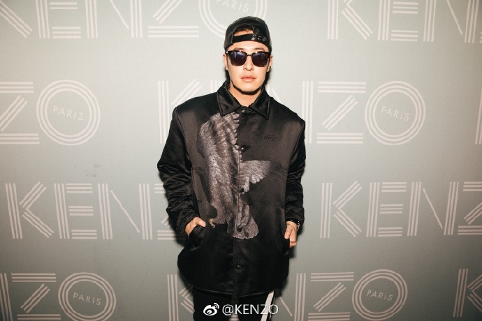 刘昊然青涩潘玮柏尴尬吴建豪乱穿衣？｜2018秋冬米兰男装周成绩单