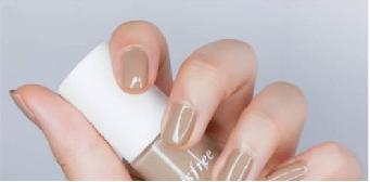 什么法式指甲油显手白,最显白的指甲油