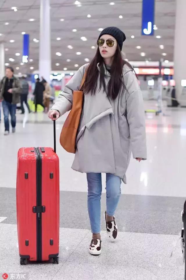 杨幂和热巴穿同款连衣裙,从杨幂赵丽颖到热巴肖战