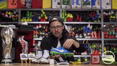 足球技巧练习,足球球鞋顶脚趾解决方案