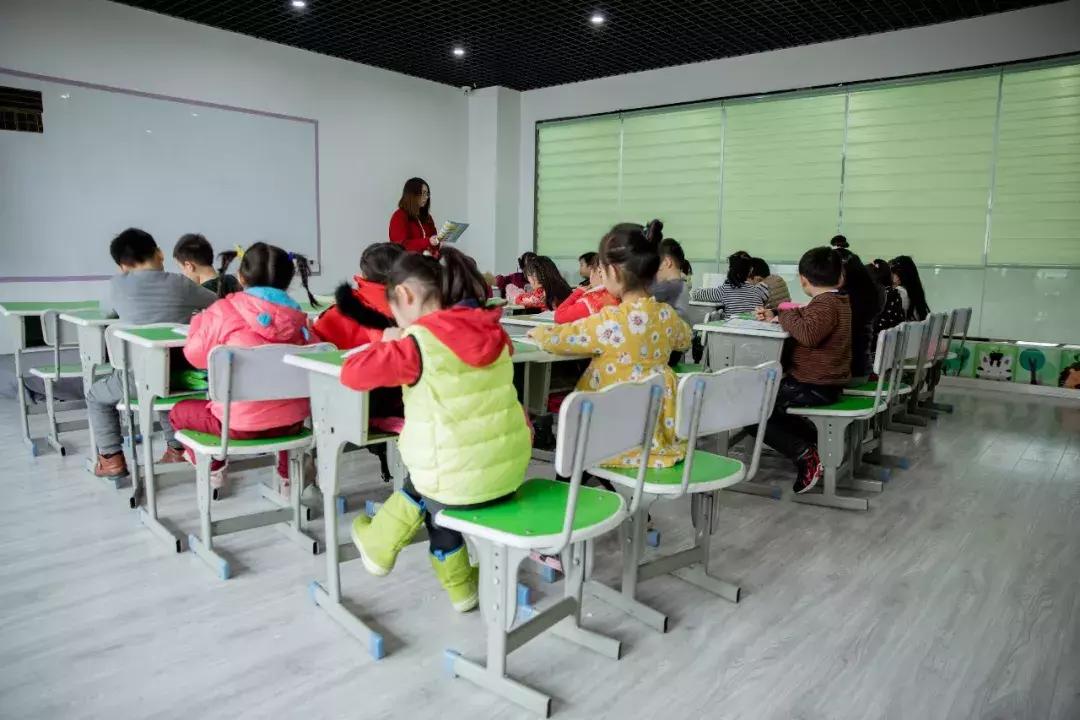 空中足球场，百万架子鼓，专业学前课，幼儿园家长焦虑一站式解决！