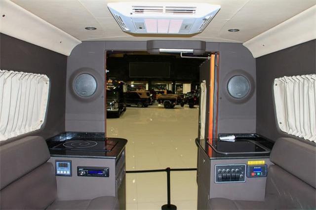 这款车国内仅3辆，比奔驰G系还霸气，500万被李晨买下！