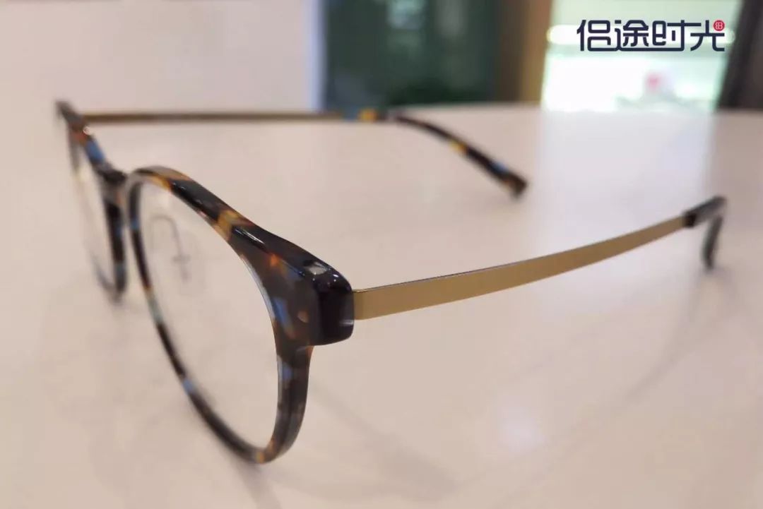 怎么调整眼镜金属框架,眼镜变形调整方法