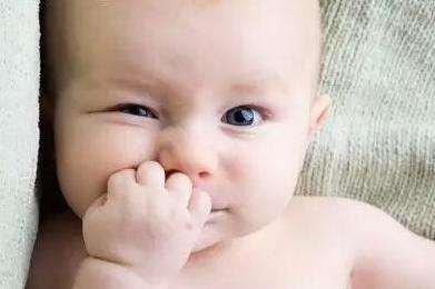 宝宝皮肤冬天皲裂小妙招,宝宝皮肤皲裂图片