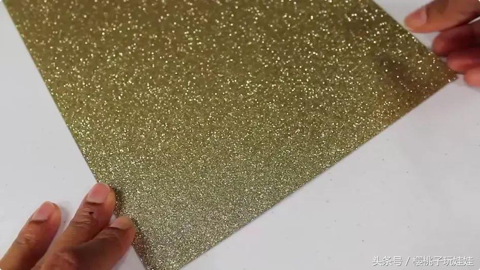 迷你手工自己动手给芭比做,手工制作芭比娃娃的头饰教程