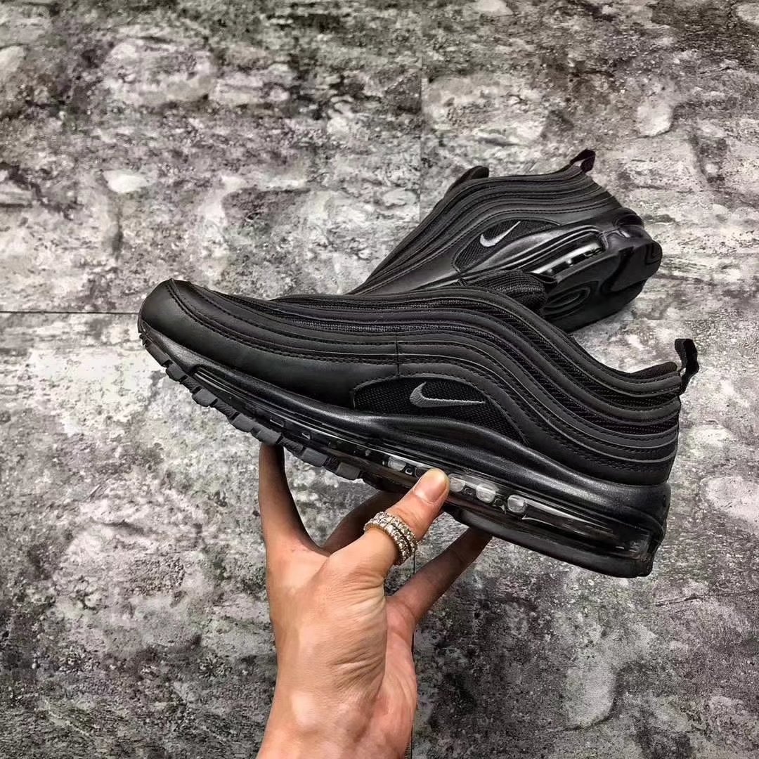 nikeairmax97黑子弹五条杠,nikeairmax97经典新款纯原子弹头