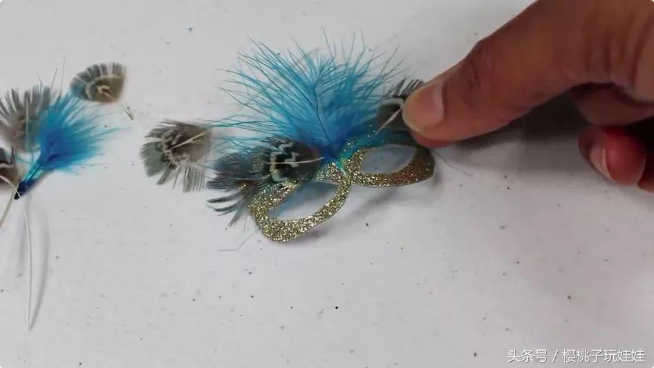 迷你手工自己动手给芭比做,手工制作芭比娃娃的头饰教程